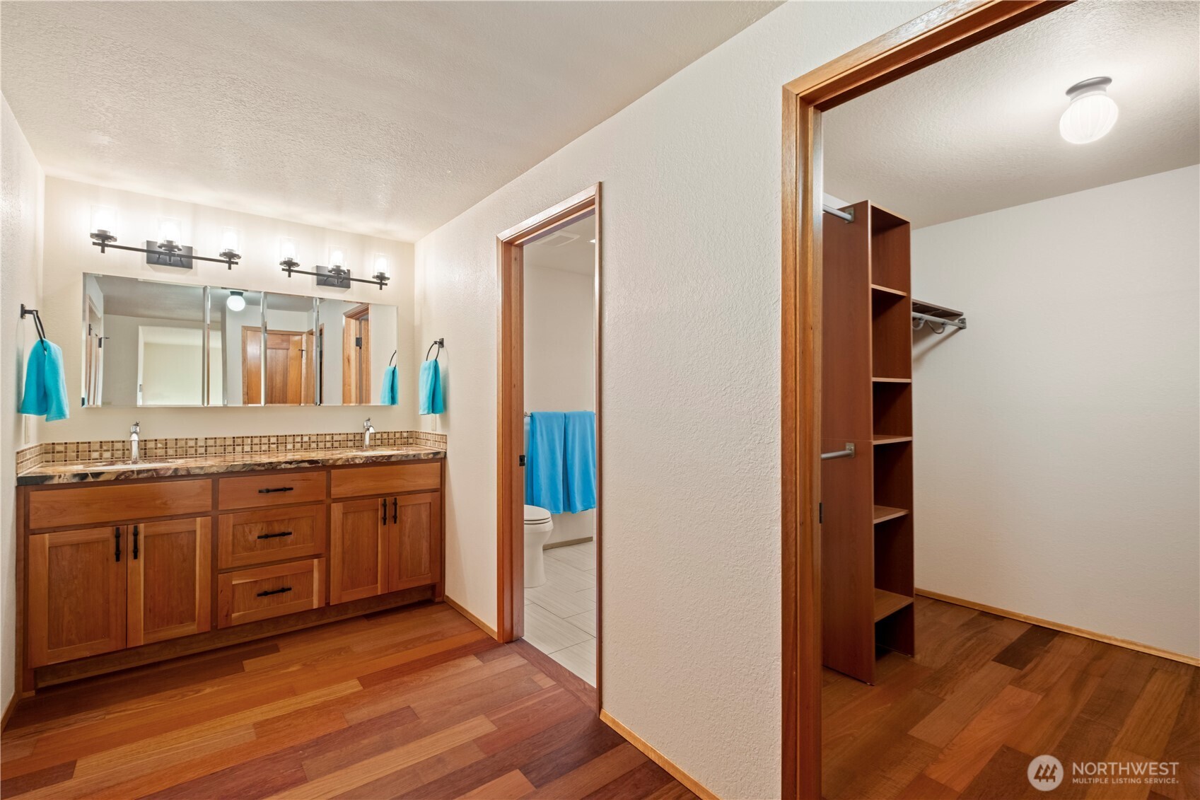 132 North 132nd Street, Unit 402 Seattle, WA 98133 - Photo 5 of 39