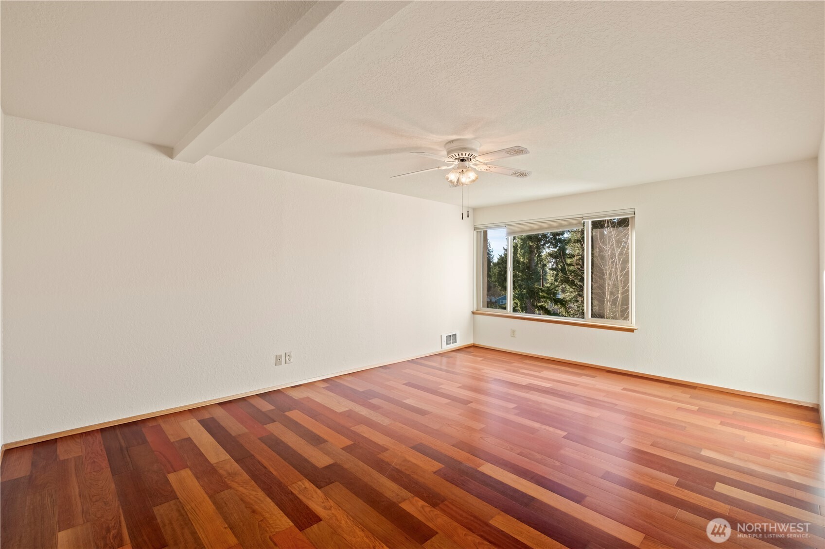 132 North 132nd Street, Unit 402 Seattle, WA 98133 - Photo 6 of 39