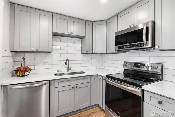 $550,000 | 31435 10th Avenue South, Federal Way, WA 98003