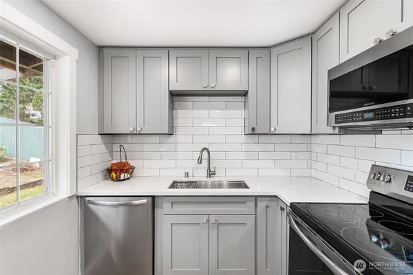 $550,000 | 31435 10th Avenue South, Federal Way, WA 98003