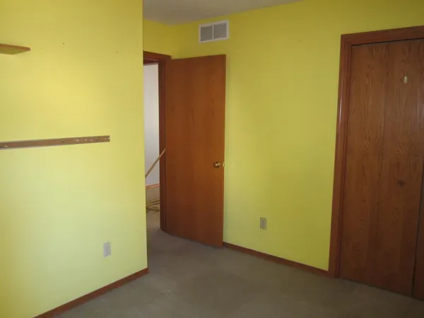 $175,000 | 226 East Hickory Street, Hesston, KS 67062