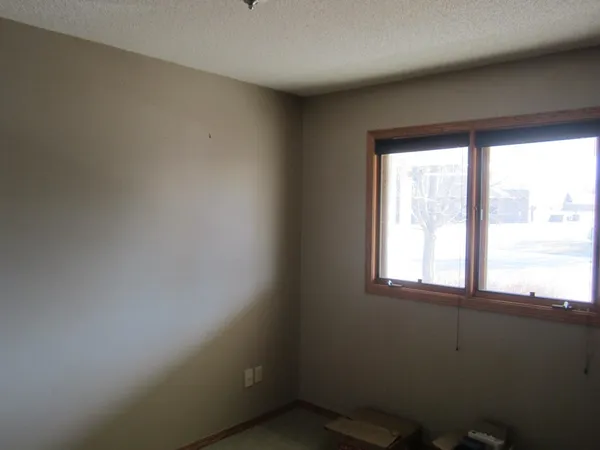 $175,000 | 226 East Hickory Street, Hesston, KS 67062