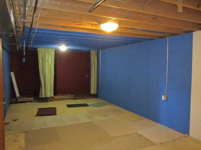 $175,000 | 226 East Hickory Street, Hesston, KS 67062