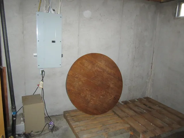 $175,000 | 226 East Hickory Street, Hesston, KS 67062