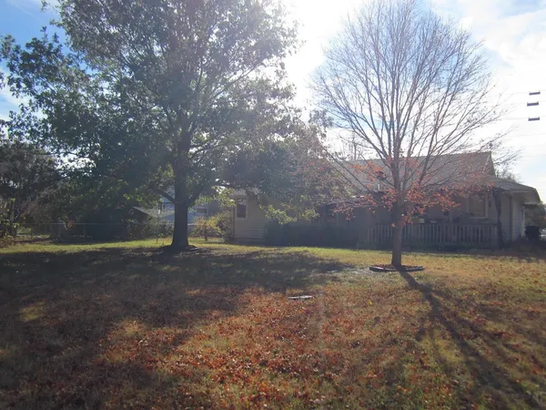 $175,000 | 226 East Hickory Street, Hesston, KS 67062
