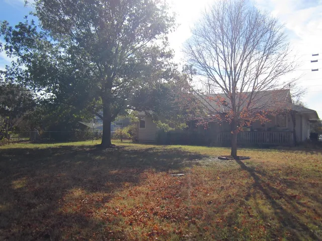 $175,000 | 226 East Hickory Street, Hesston, KS 67062