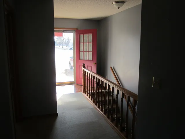 $175,000 | 226 East Hickory Street, Hesston, KS 67062