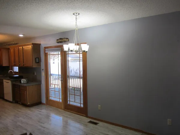 $175,000 | 226 East Hickory Street, Hesston, KS 67062