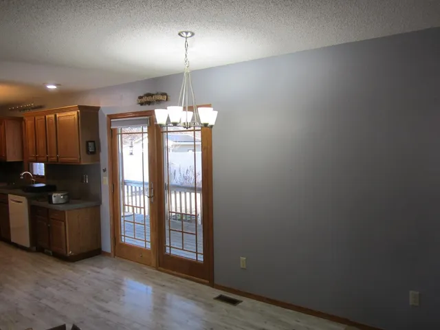 $175,000 | 226 East Hickory Street, Hesston, KS 67062