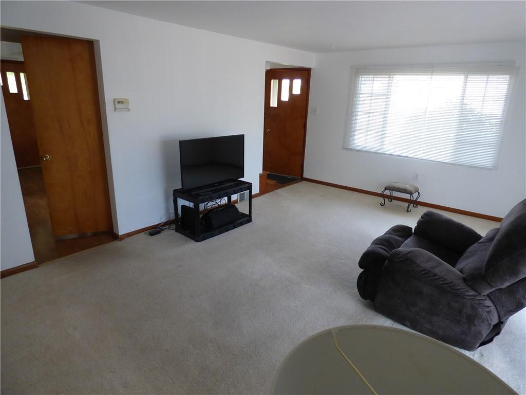 317 Clever Avenue McKees Rocks, PA 15136 - Photo 11 of 25 Gallery Image 11