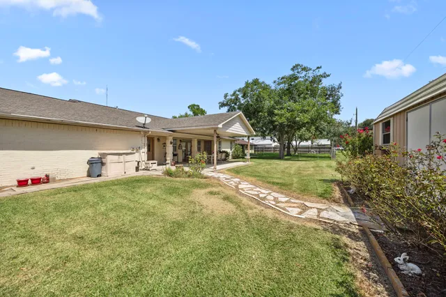 $399,000 | 719 Clubside Drive, East Bernard, TX 77435