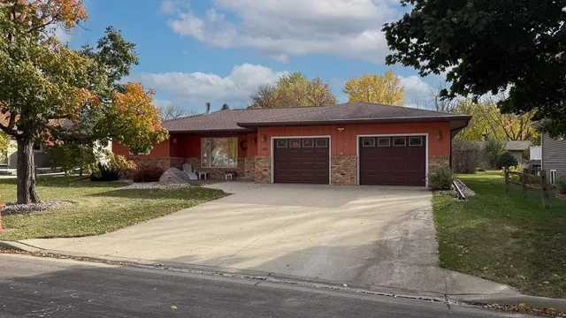 $287,500 | 103 Donita Avenue, Marshall, MN 56258