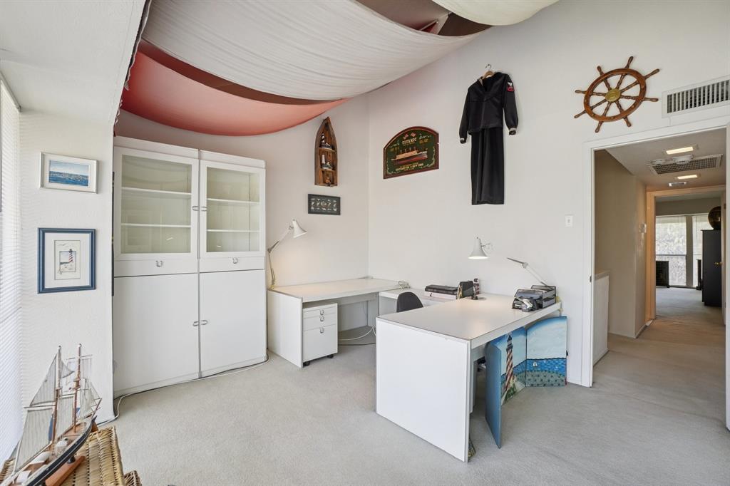 4569 North O'Connor Road, Unit 1319 Irving, TX 75062 - Photo 22 of 40 Upstairs bedroom currently being used as an office with amazing light