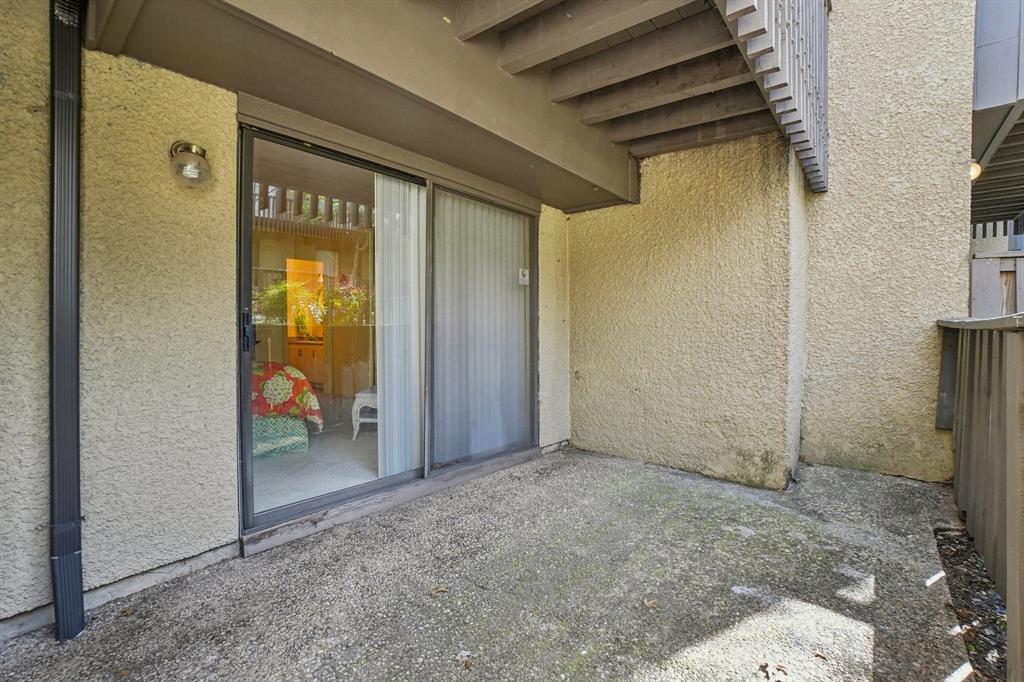 4569 North O'Connor Road, Unit 1319 Irving, TX 75062 - Photo 37 of 40 1st floor patio