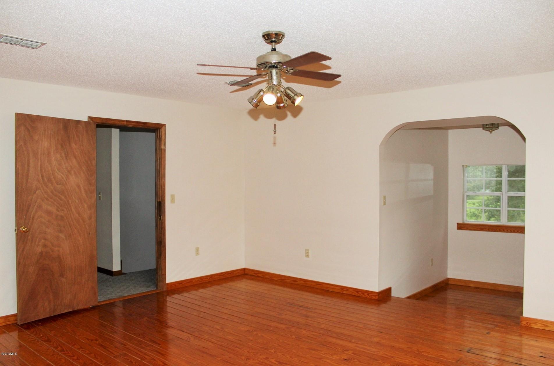 2915 Lee Pierce Road Moss Point, MS 39562 - Photo 23 of 40 Upstairs Bedrooom 4