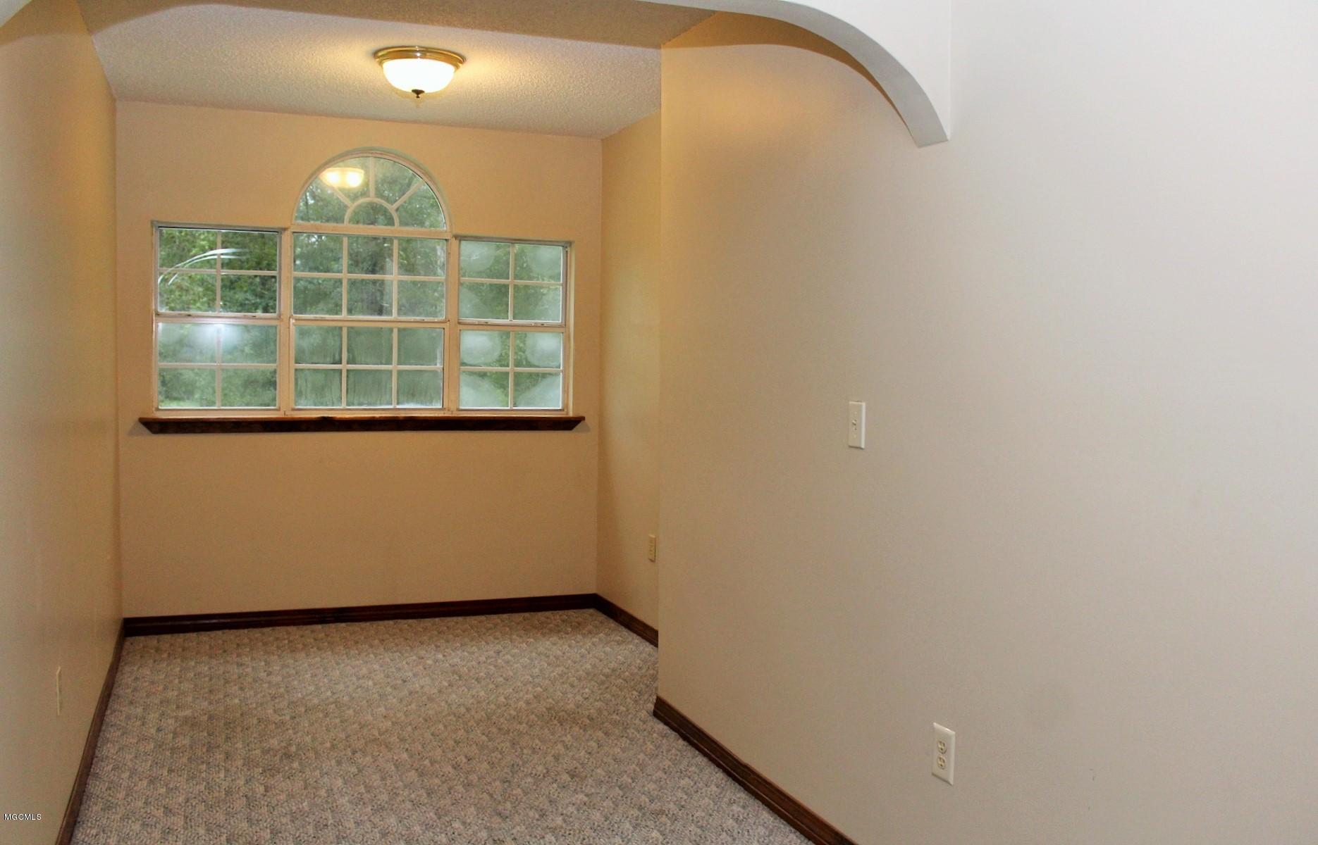 2915 Lee Pierce Road Moss Point, MS 39562 - Photo 26 of 40 Upstairs