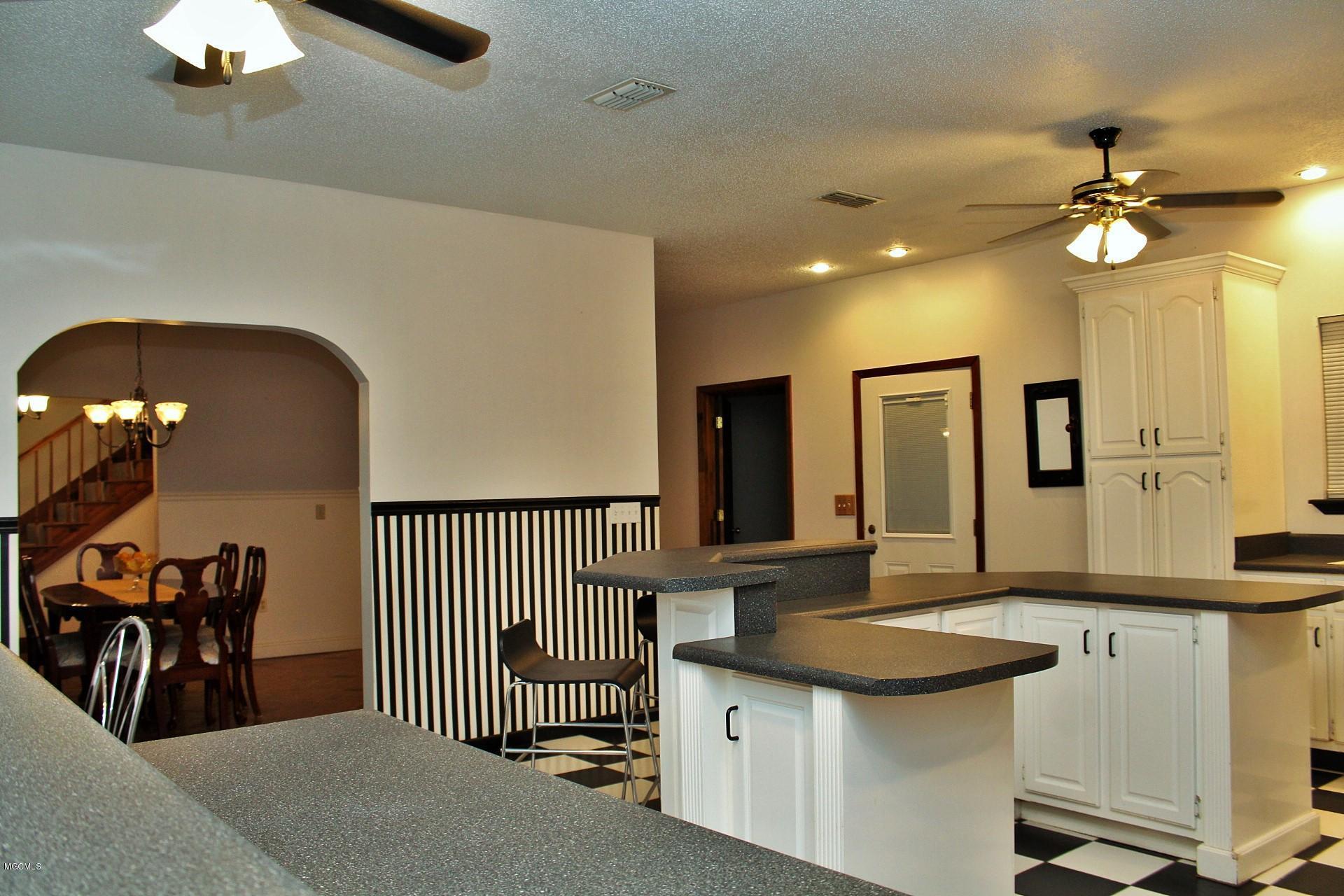 2915 Lee Pierce Road Moss Point, MS 39562 - Photo 10 of 40 Kitchen