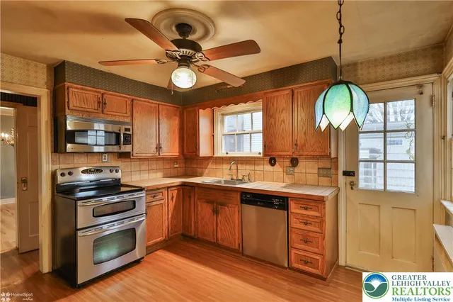 $425,000 | 1104 Raymond Avenue, Bethlehem, PA 18018