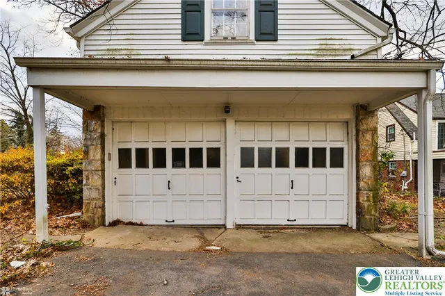 $435,000 | 1104 Raymond Avenue, Bethlehem, PA 18018