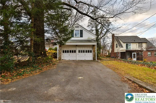 $435,000 | 1104 Raymond Avenue, Bethlehem, PA 18018