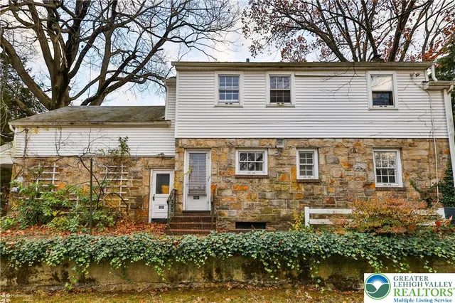 $435,000 | 1104 Raymond Avenue, Bethlehem, PA 18018