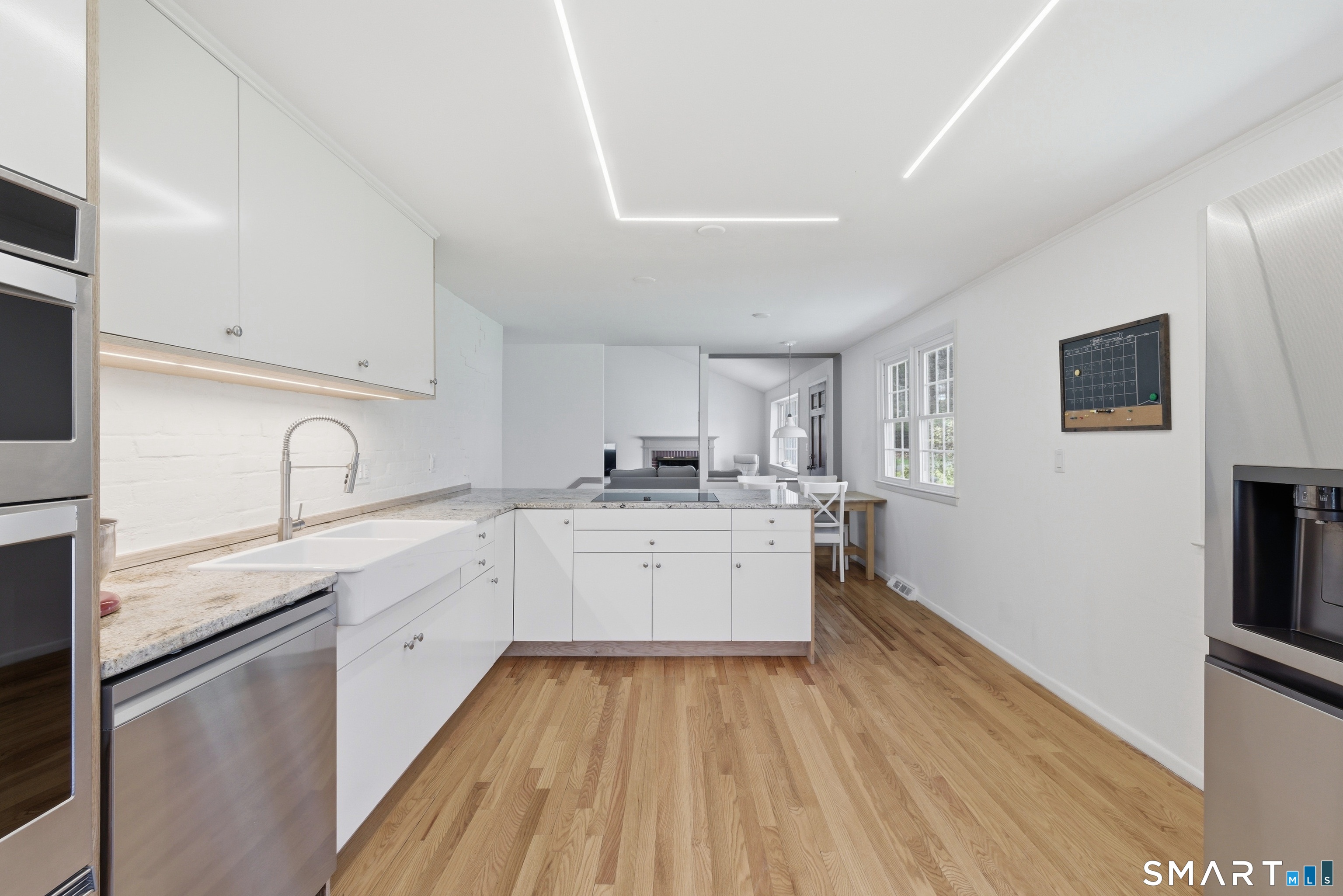 93 Old Meadow Plain Road Simsbury, CT 06089 - Photo 8 of 36