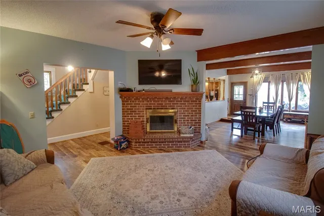 $187,185 | 307 North East Street, Carlinville, IL 62626