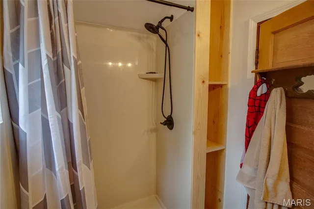 $187,185 | 307 North East Street, Carlinville, IL 62626