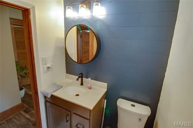 $187,185 | 307 North East Street, Carlinville, IL 62626