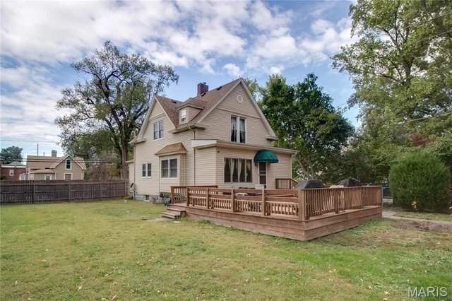 $187,185 | 307 North East Street, Carlinville, IL 62626