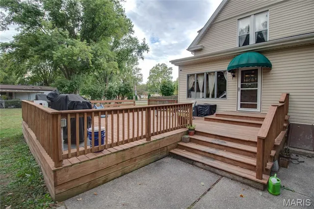 $187,185 | 307 North East Street, Carlinville, IL 62626