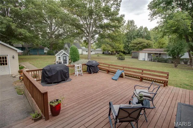 $187,185 | 307 North East Street, Carlinville, IL 62626