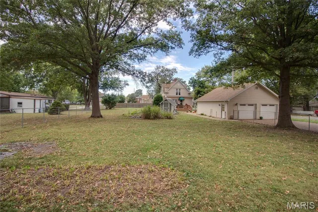 $187,185 | 307 North East Street, Carlinville, IL 62626