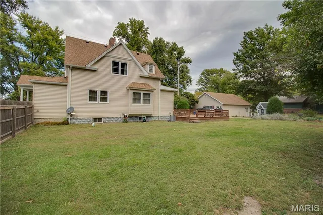 $187,185 | 307 North East Street, Carlinville, IL 62626