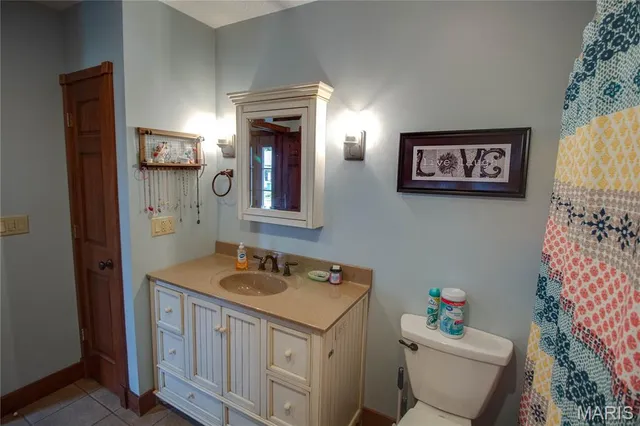 $187,185 | 307 North East Street, Carlinville, IL 62626