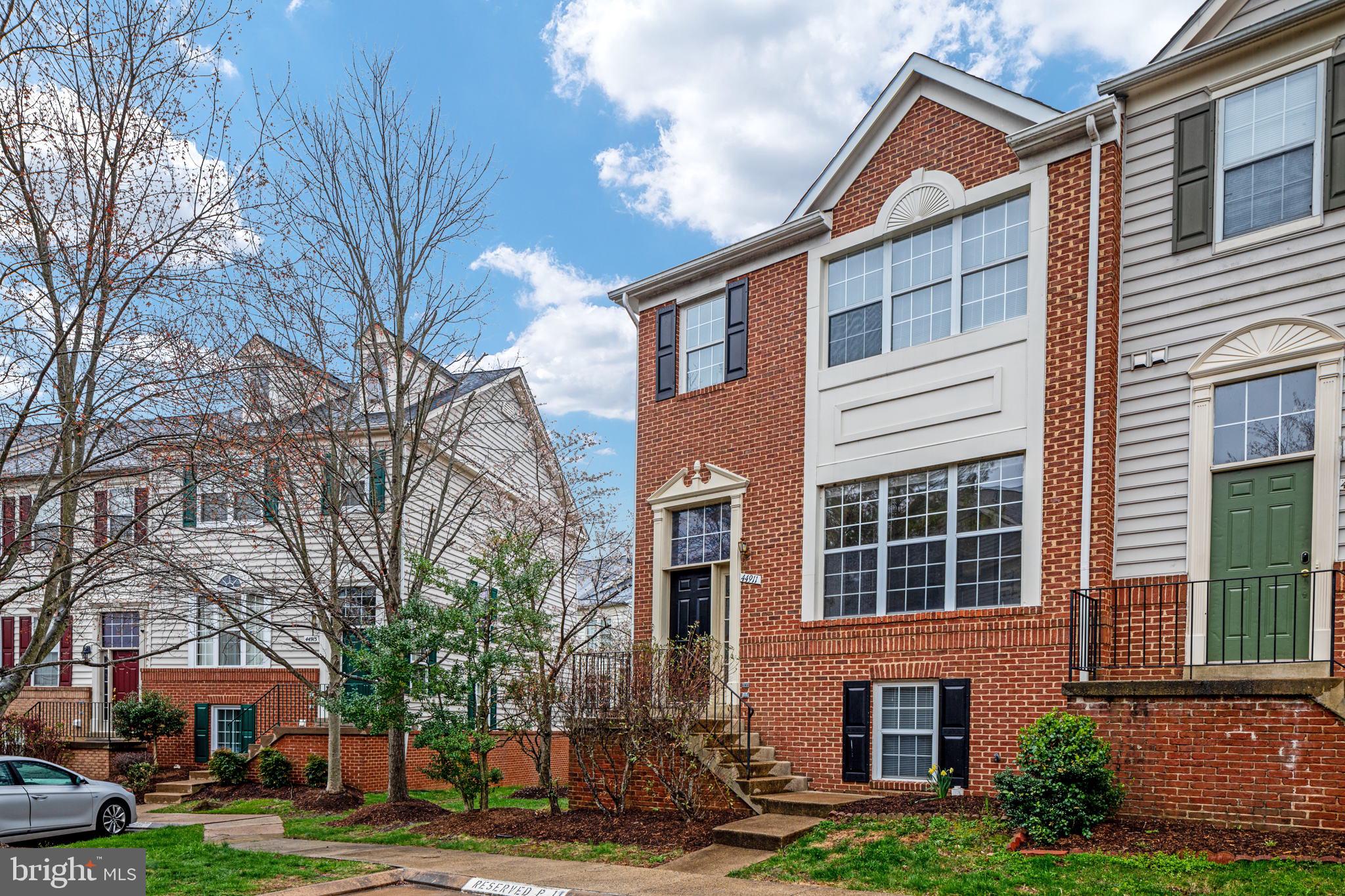 44911 Point Bay Terrace Ashburn, VA 20147 - Photo 3 of 31