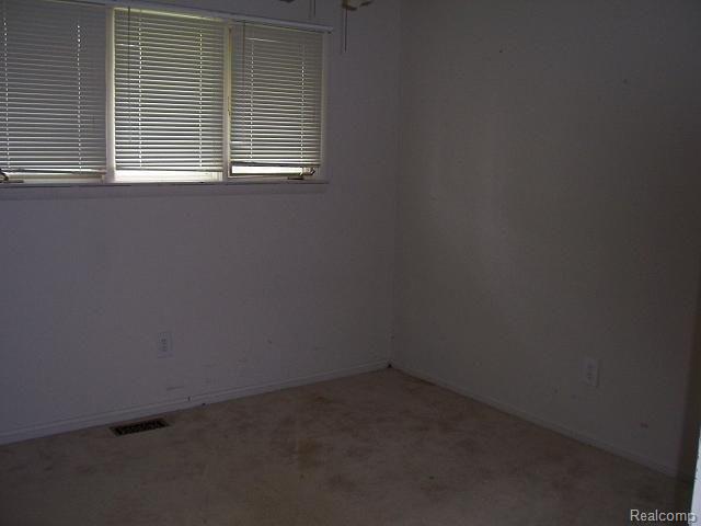 4483 Crosby Road Flint, MI 48506 - Photo 5 of 12 Bedroom 3