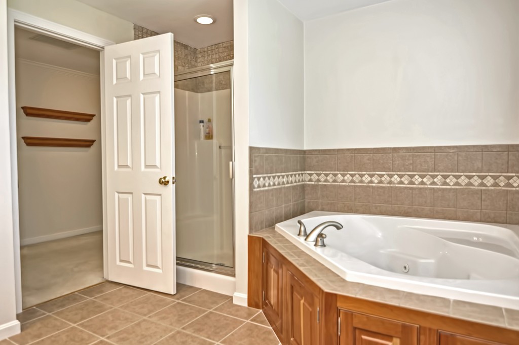 124 Riverside Drive Wrentham, MA 02093 - Photo 20 of 30 Gallery Image 20
