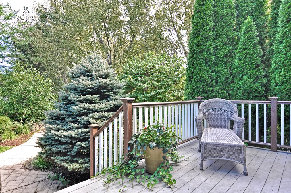 124 Riverside Drive Wrentham, MA 02093 - Photo 29 of 30 Gallery Image 29