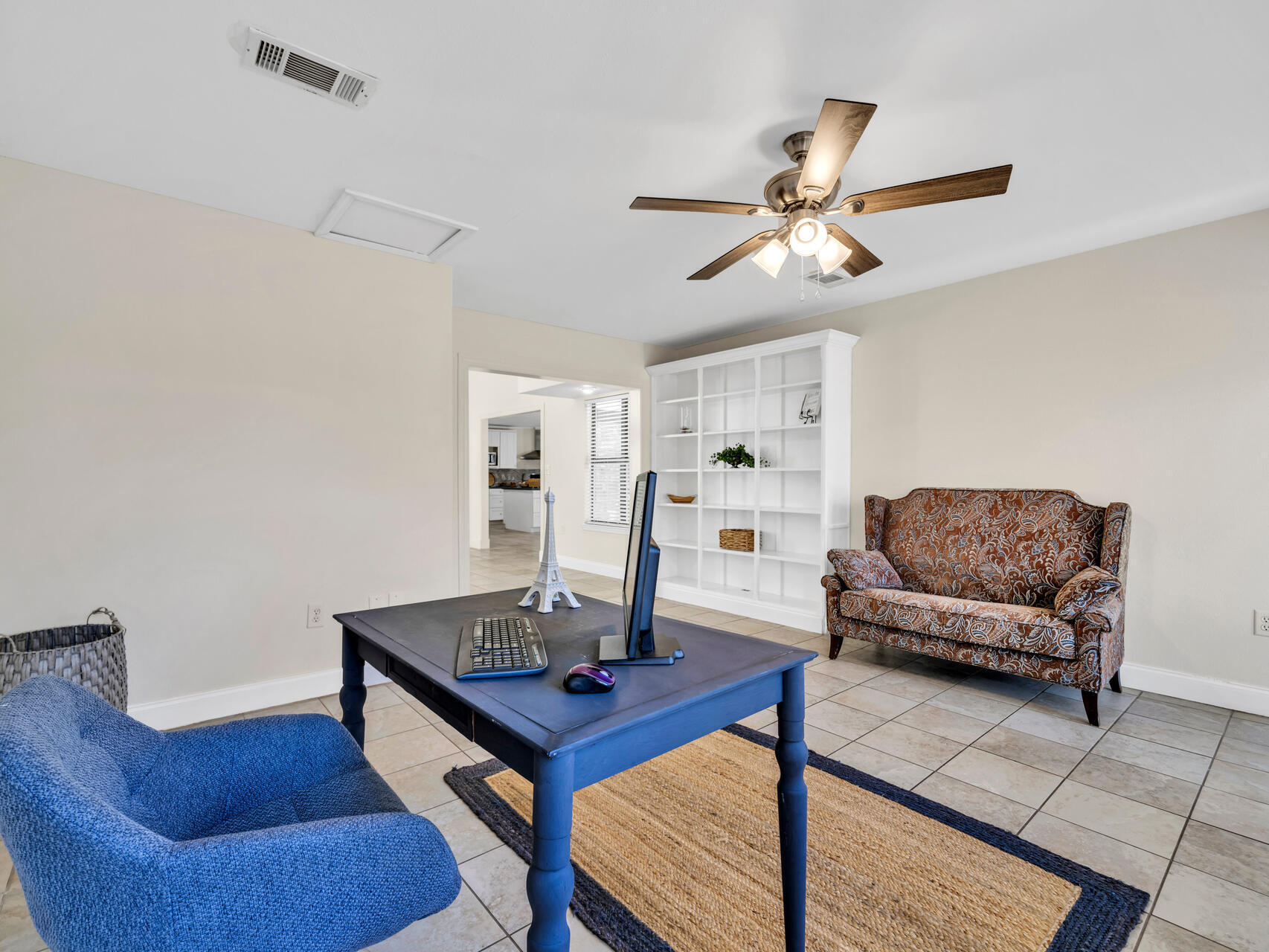 1182 Muirfield Way Niceville, FL 32578 - Photo 29 of 45 a living room with furniture and a table
