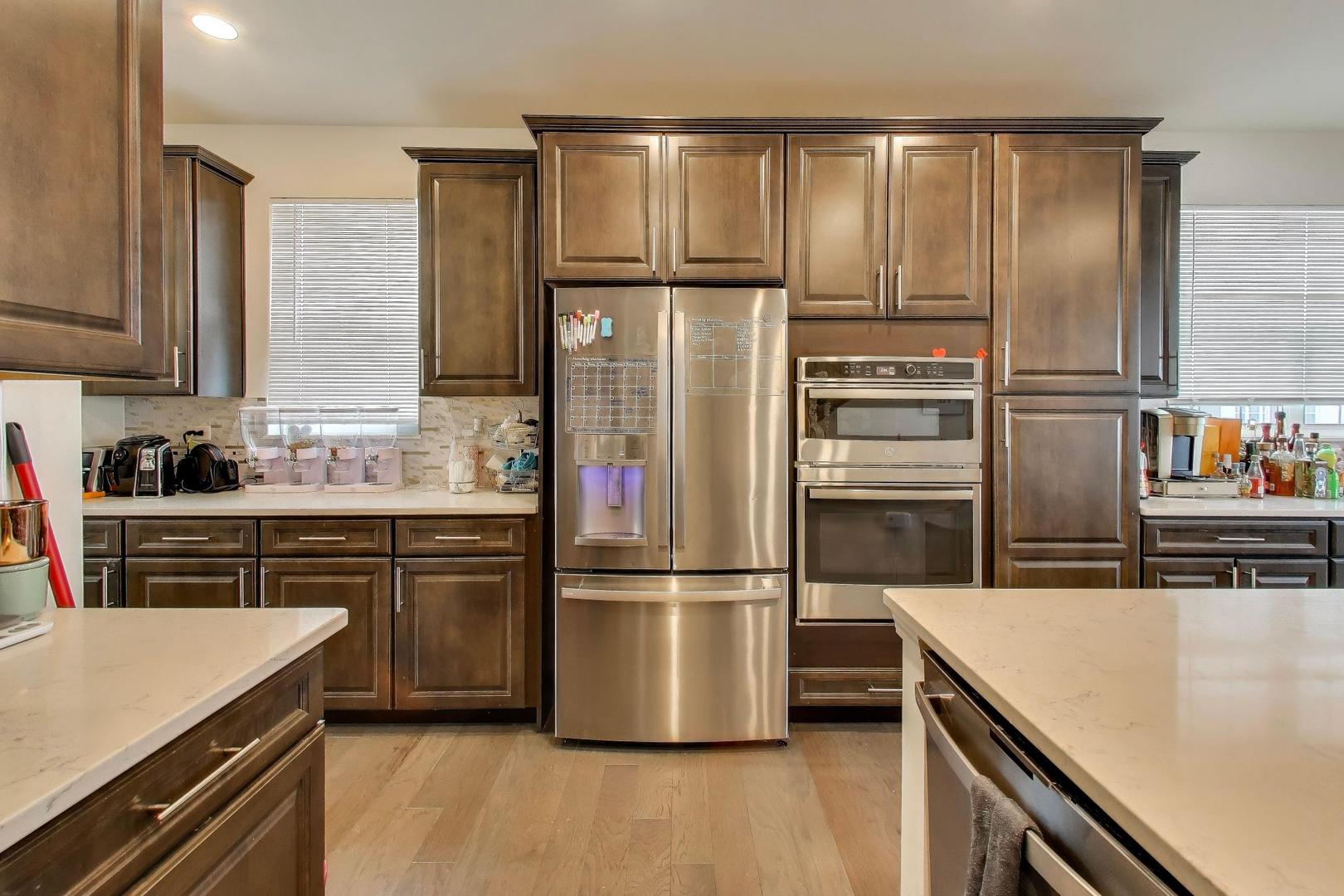 16155 Lake View Road Plainfield, IL 60586 - Photo 7 of 32