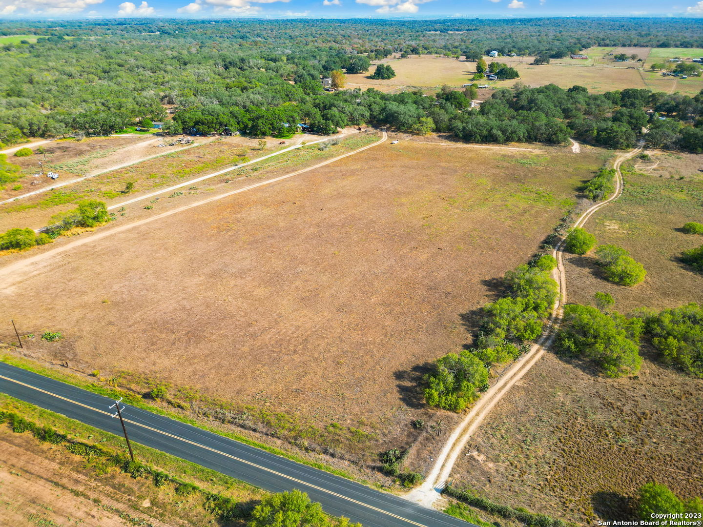 4401 Hardy Road Elmendorf, TX 78112 - Photo 14 of 19