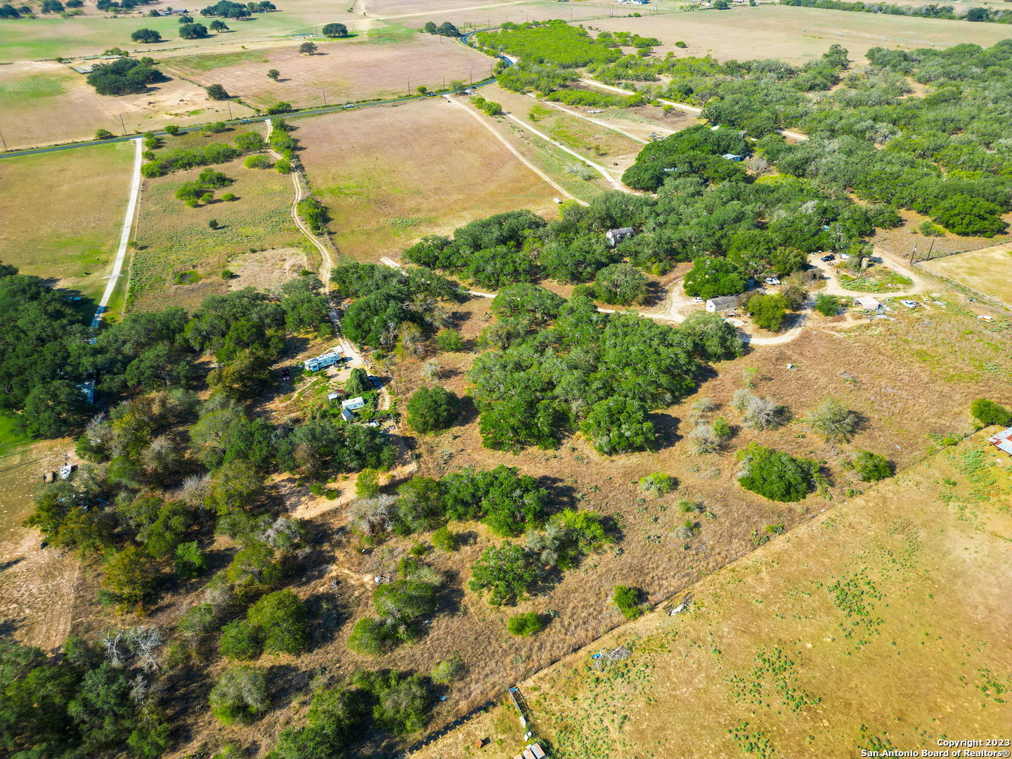4401 Hardy Road Elmendorf, TX 78112 - Photo 3 of 19