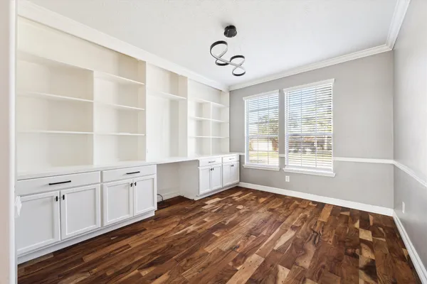 $2,800 | 3629 Pine Valley Drive, Pearland, TX 77581