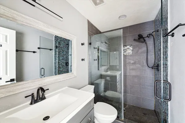 $2,800 | 3629 Pine Valley Drive, Pearland, TX 77581