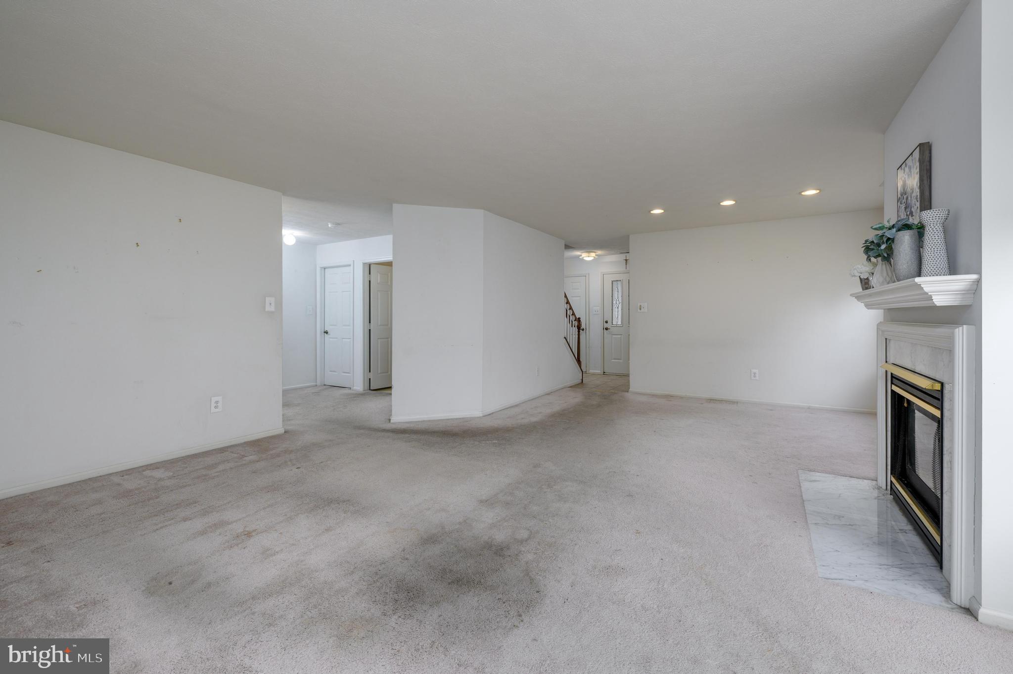 518 Hydrangea Drive Mount Laurel, NJ 08054 - Photo 12 of 33 View of Bedroom Hallway