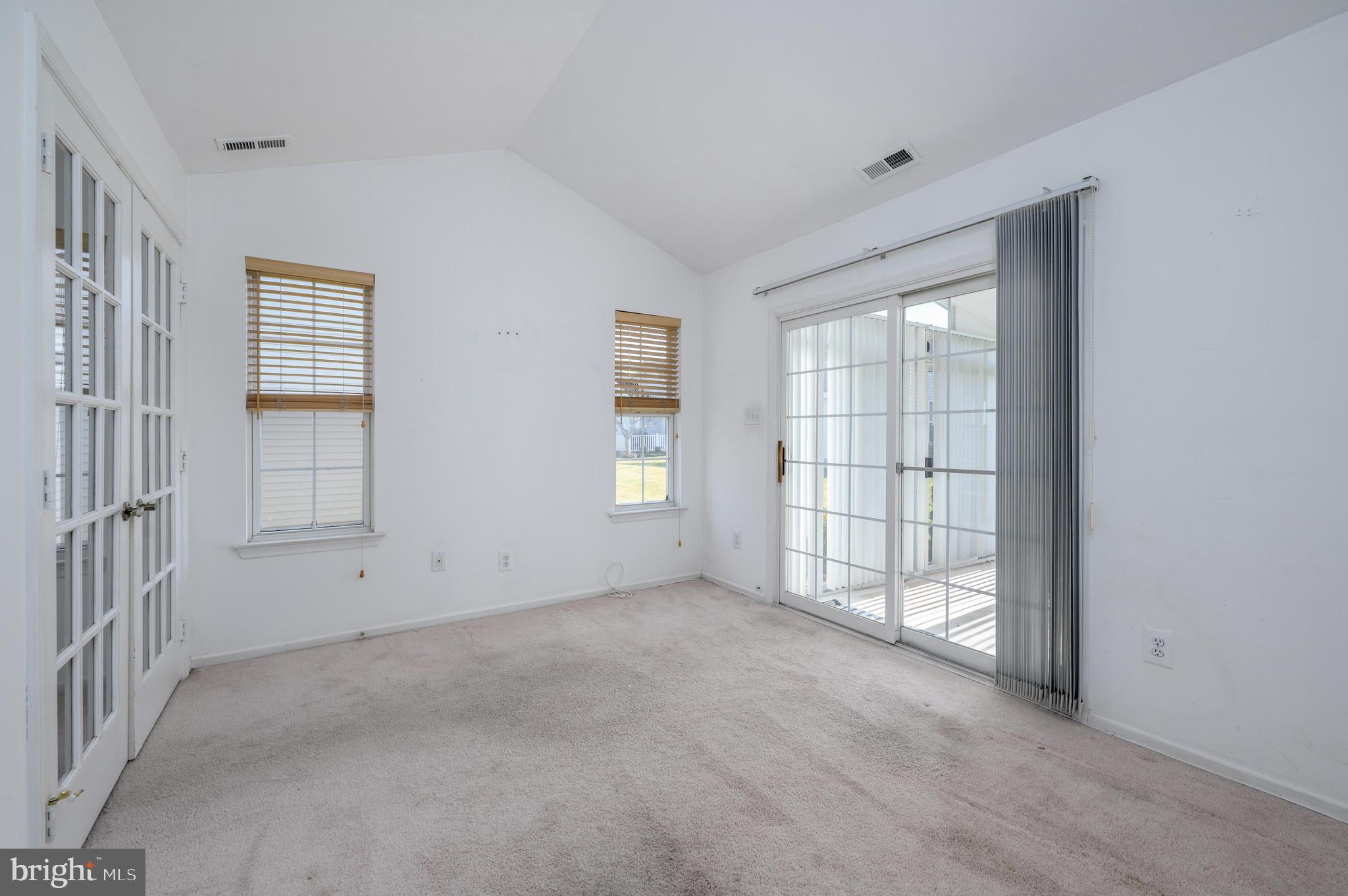 518 Hydrangea Drive Mount Laurel, NJ 08054 - Photo 17 of 33 Den - vaulted ceilings