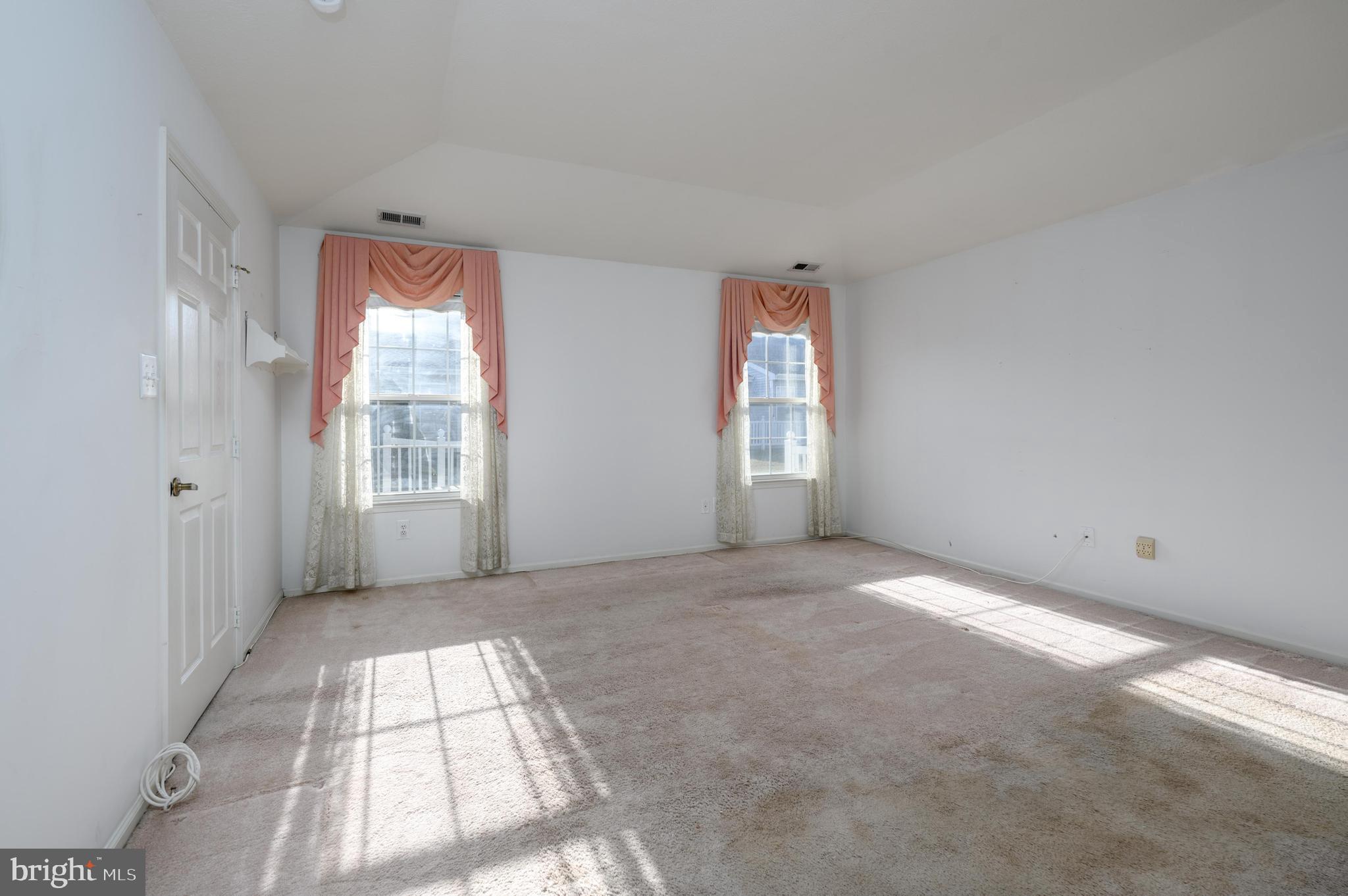 518 Hydrangea Drive Mount Laurel, NJ 08054 - Photo 24 of 33 Primary Bedroom - Walk in Closet