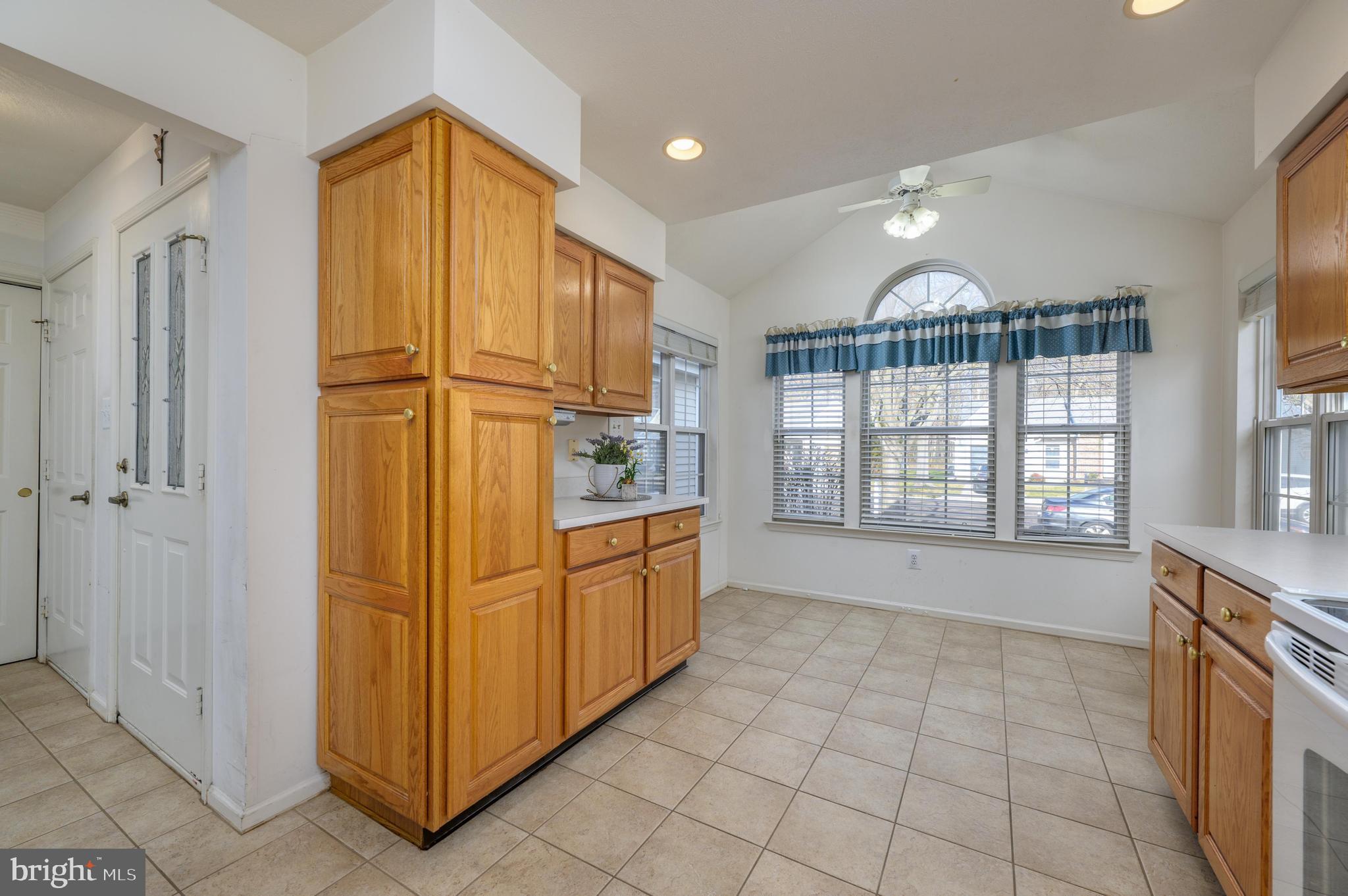 518 Hydrangea Drive Mount Laurel, NJ 08054 - Photo 6 of 33 Kitchen - 17 x 10