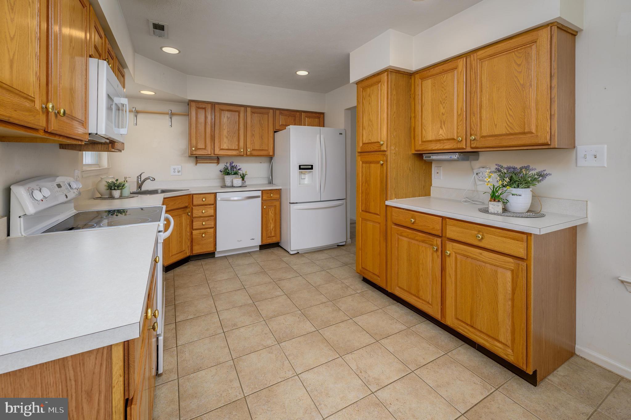 518 Hydrangea Drive Mount Laurel, NJ 08054 - Photo 8 of 33 Plenty of Storage